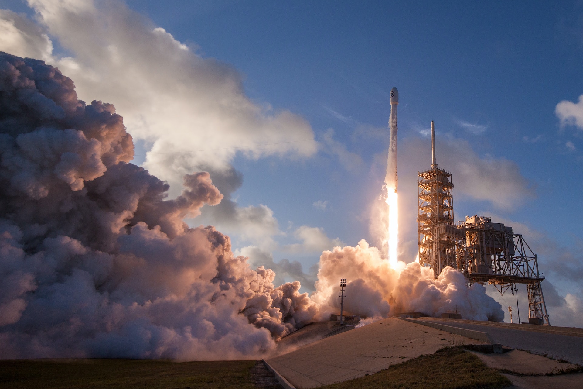 spacex uj3hvdfquji unsplash